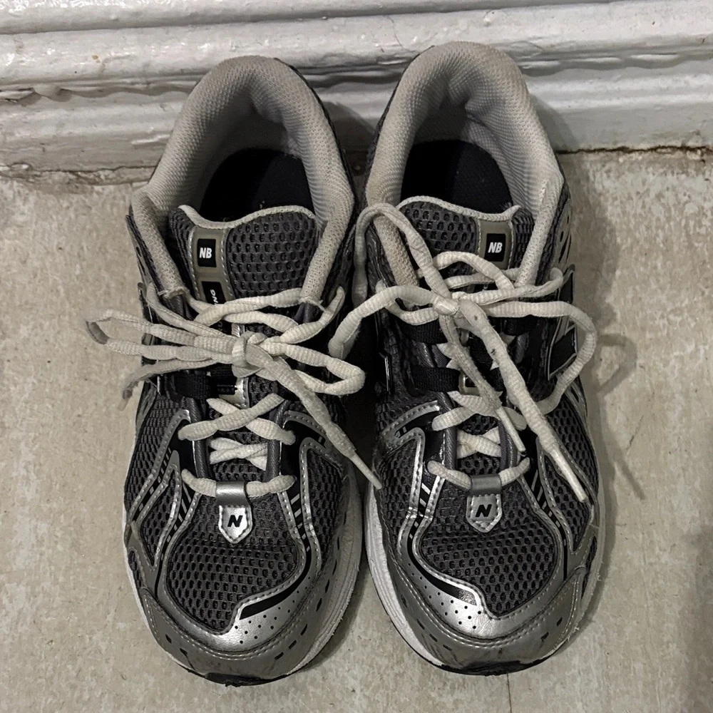 New Balance Kids' Black and Silver Sneakers